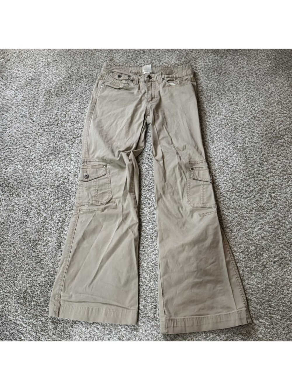 Worn Pants Women's Size 8 Khaki Cargo Flare Made in Hong Kong Cotton Blend